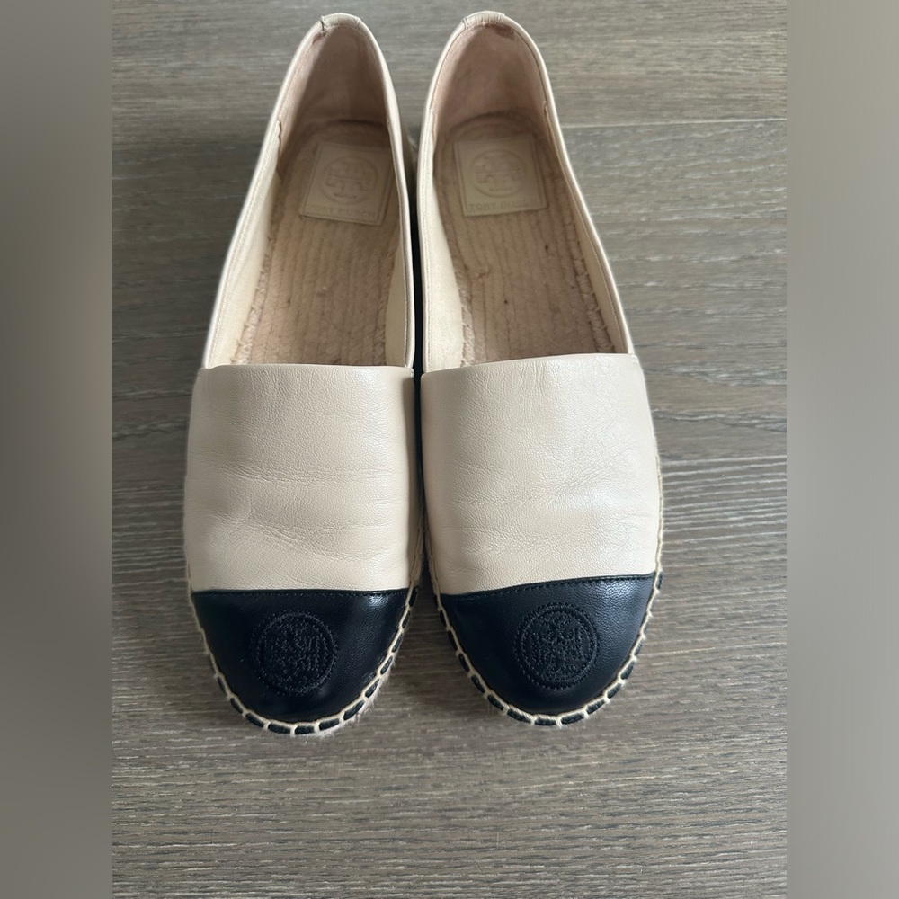 Tory Burch flats / slips on. Cream and black. Size 7! Lightly worn.